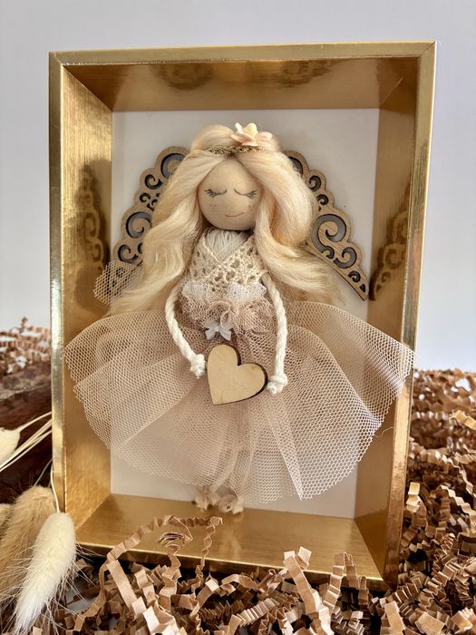 Aniołek w złotej ramce