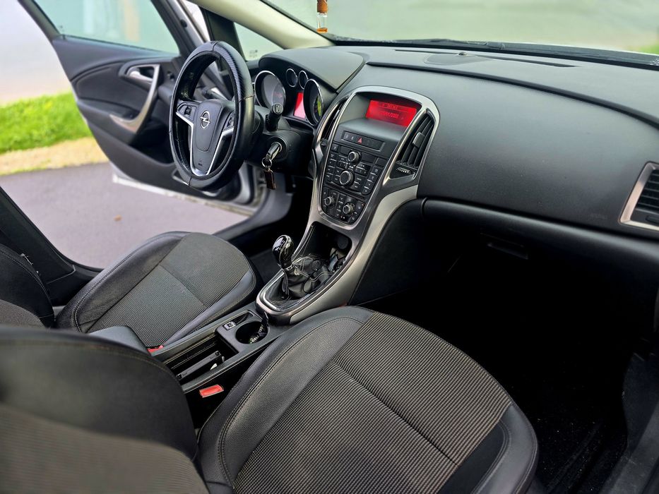 Opel Astra J Sports Tourer 1.7 CDTI