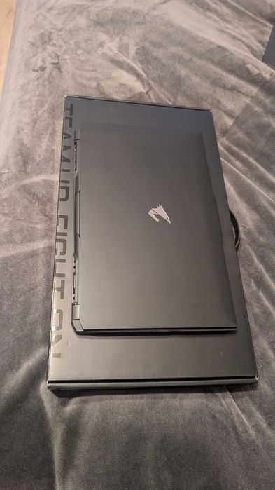 Gigabyte AORUS 7 9KF 17,3" 360Hz / i5-12500H / 32GB / 1,5TB / RTX4060