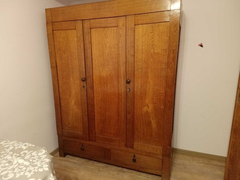 Stara szafa 3-drzwiowa - ręcznie robiona na zamówienie