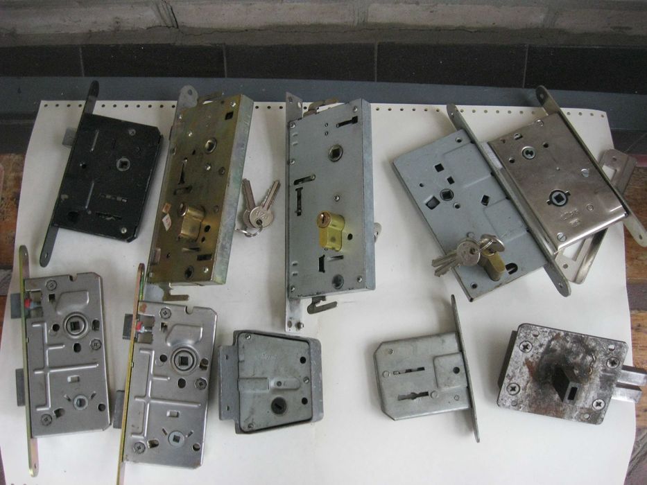 Продам дверной замок