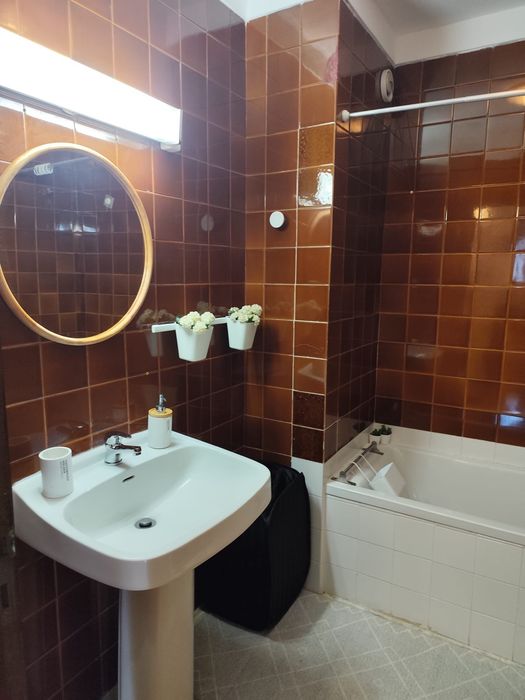 Aluga-se apartamento / quartos , no centro de Viseu totalmente mobilado e equipado.