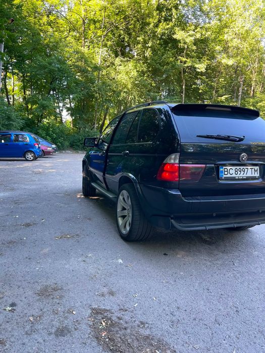Доглянутий BMW x5 e53