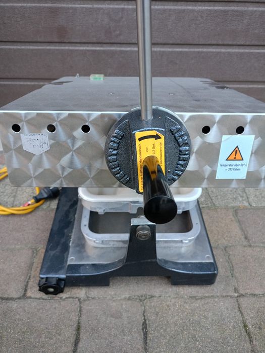 Zgrzewarka do tacek obiadowych