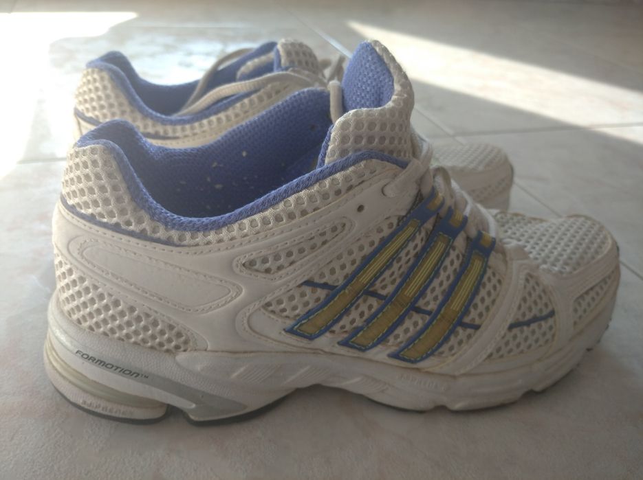 Tênis adidas  branco e azul