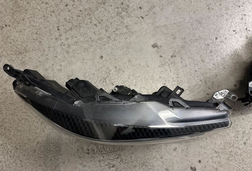 Par farois Toyota yaris 2021