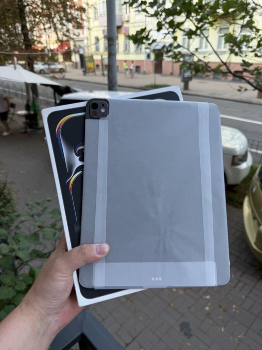 Open Box iPad Pro 13” M4 256Gb WiFi+LTE Space Black