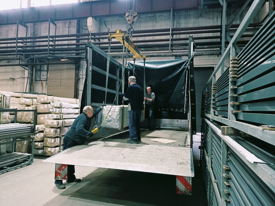 Грузоперевозки Днепр 1тонна, 2тонны, 5тон, есть гидроборт,рокла, грузч