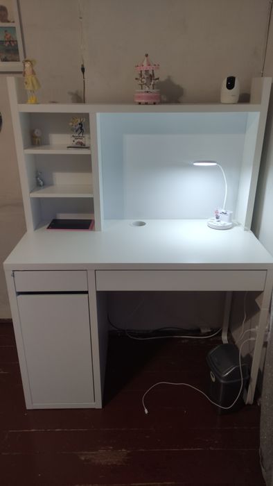 Комп'ютерний стіл з надбудовою MICKE (Ikea)