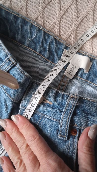 H&M 38r proste niebieskie dżinsy z rozcięciem