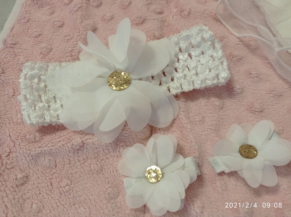 Zestaw na chrzest, sukienka, buciki, opaska i spinki