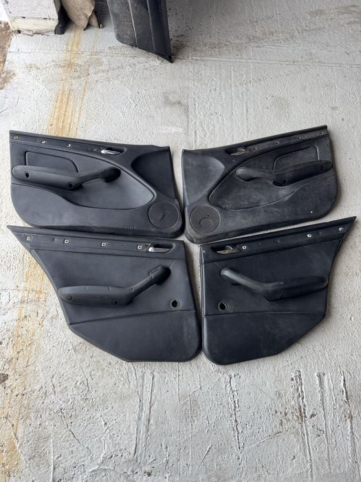 Продам дверные карты рестайлинг е34/е32/е46