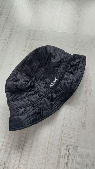 Reebok kapelusz czarny ocieplany damski 56cm obwód
