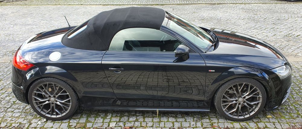 Audi TT Roadster 2.0 TDi quattro S-line