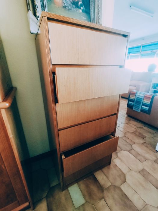 Móvel Camiseiro NOVO em castanho