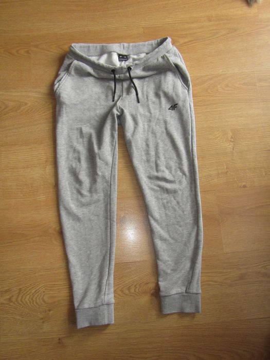 4F spodnie dresowe rozm.158