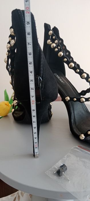 Czarne sandałki z zdobieniami roz 40