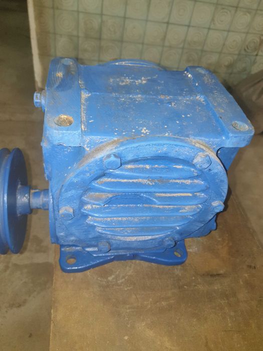 Редуктор. Редуктор червячный Ч-100. Редуктор общепромышленный
