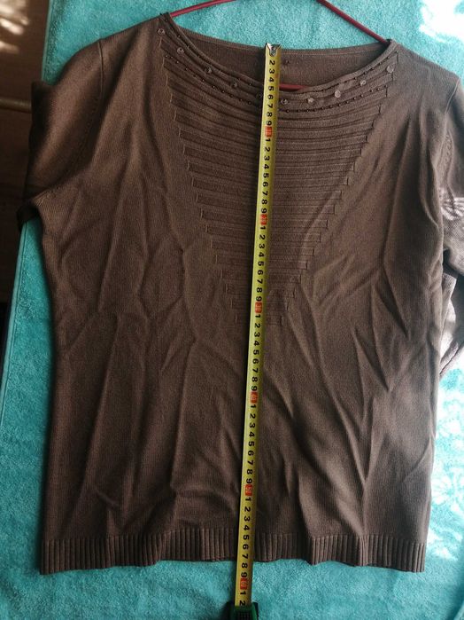 BRĄZOWY sweterek z koralikami
