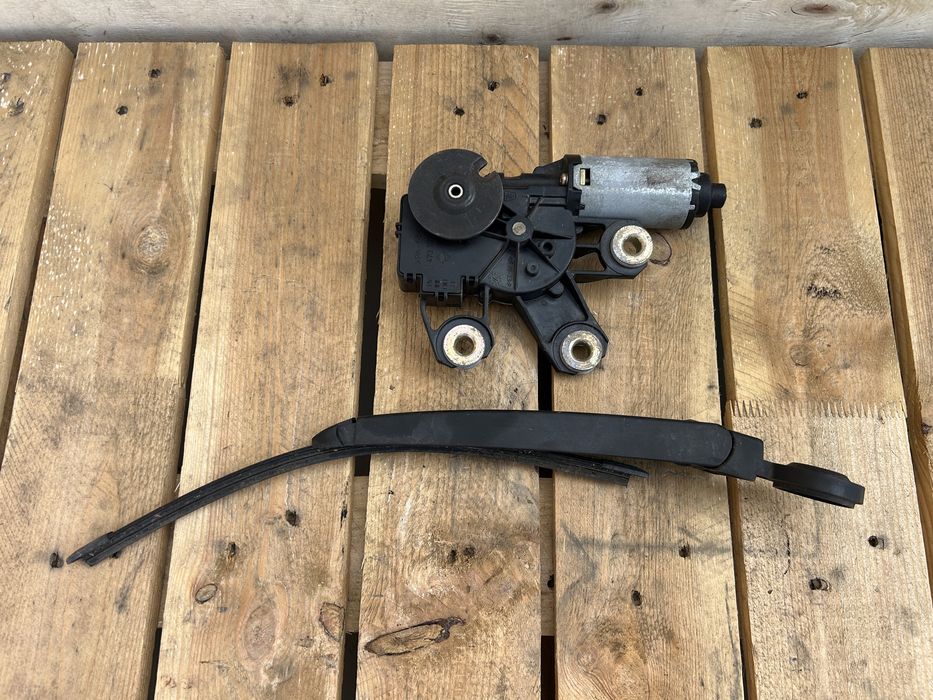 Моторчик дворніка дворнік VW Touareg 2003-2010