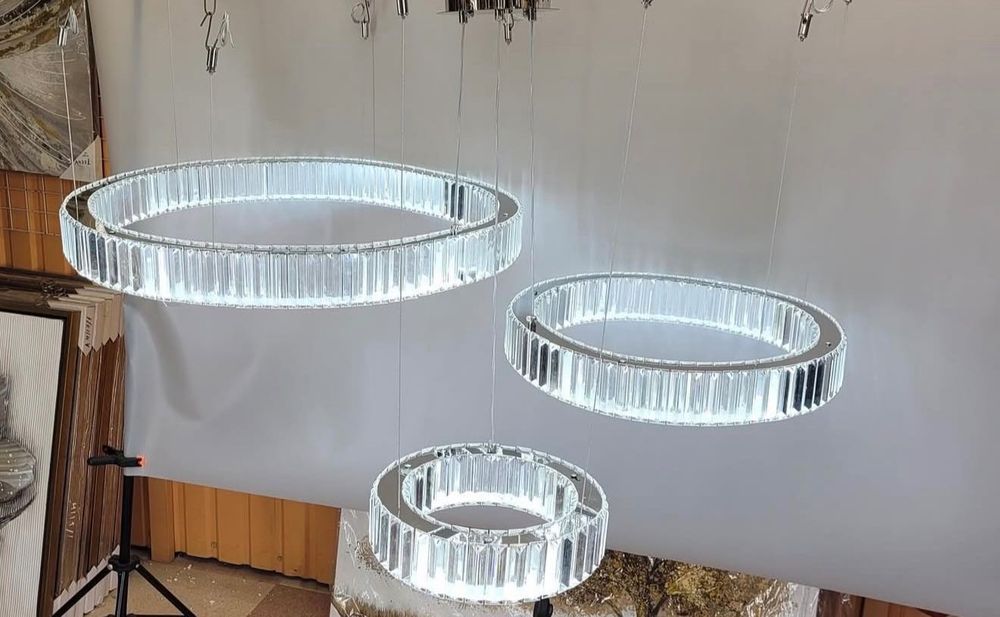 Сучасна люстра на три кільця