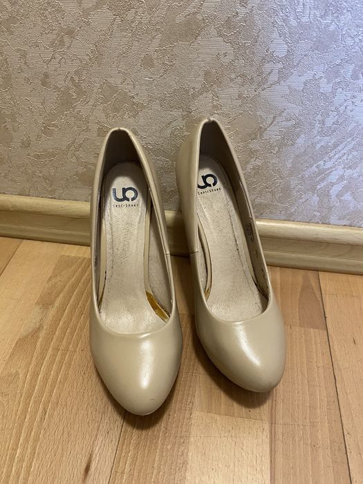 Туфлі жіночі на каблуку