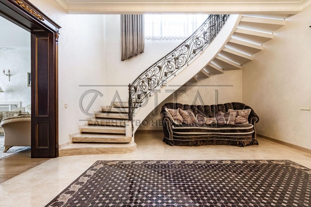 Продажа дома с бомбоубежищем, с. Хотов