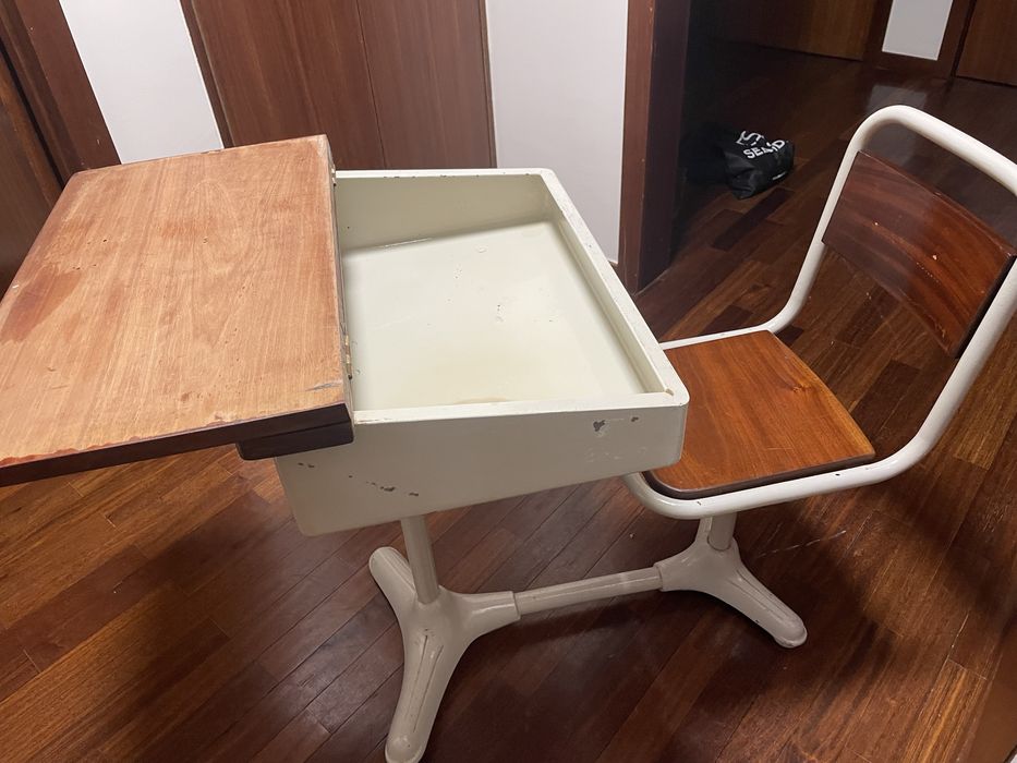 Secretária escola antiga