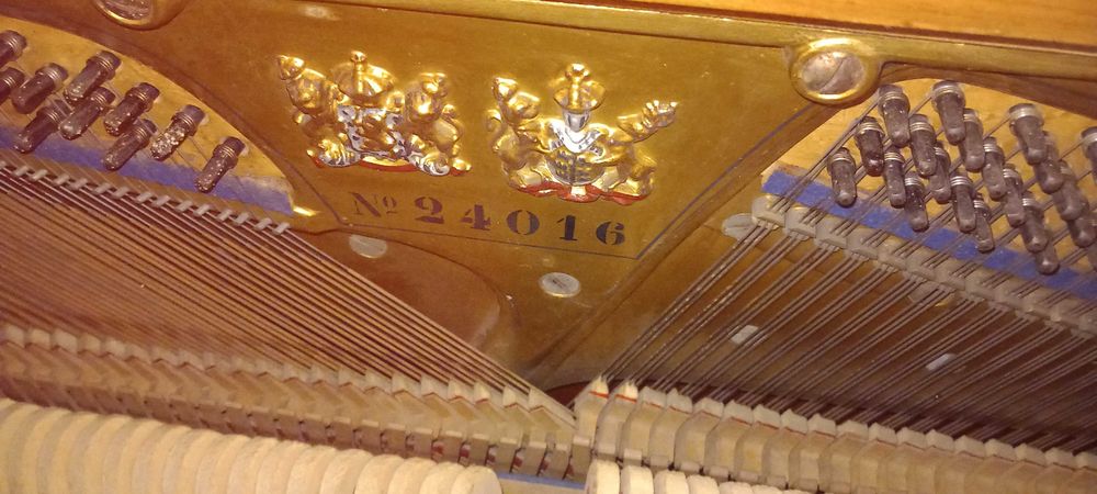 Piano vertical Rich Lipp & Sohn.