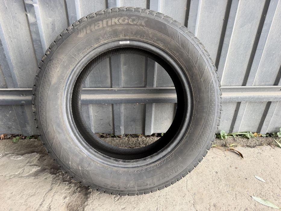 Hankook 23 рік  215/60r16 зима