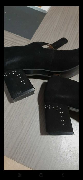 Sapatos de salto pretos tipo Mary Jane Eureka, em muito bom estado.