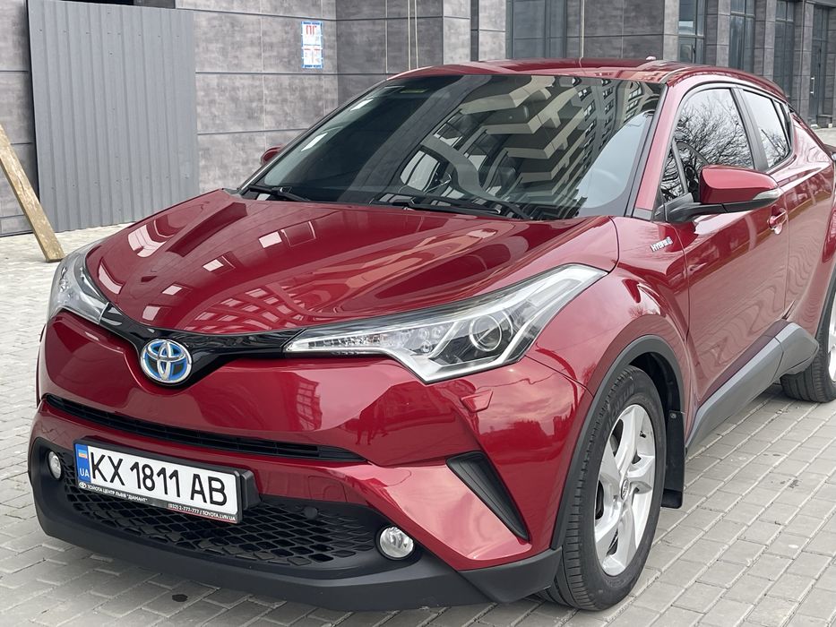 Продам офіційний автомобіль Toyota CH-R  Гібрід .