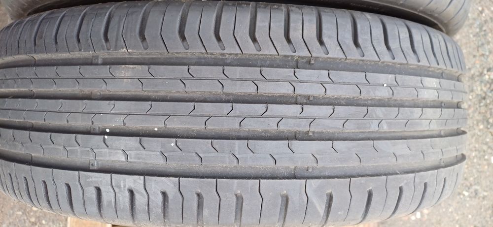 215/60R17 96H CONTINENTAL , komplet opon letnich.