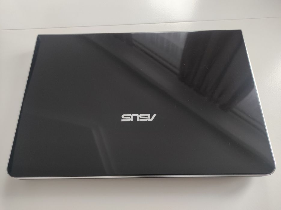 Laptop multimedialny Asus N75S 17" 1920x1080 8 Gb RAM, 750 GB HDD, GeF