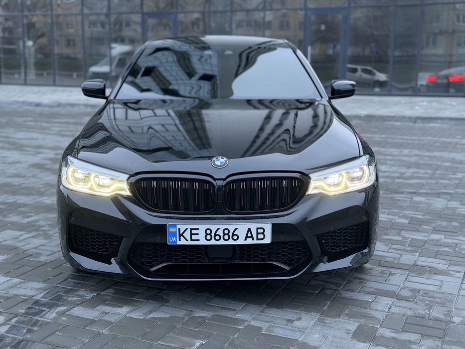 BMW 5 G30 БМВ 5 3.0 дизель полный привод!