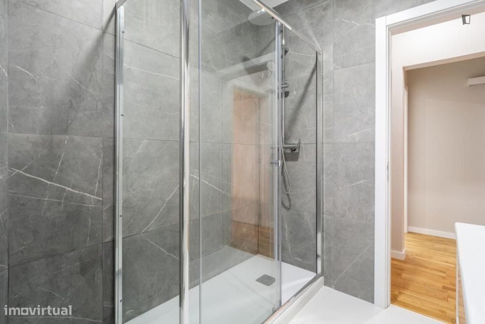 Apartamento com 4 quartos - localizado em Princípe Real Lisbon
