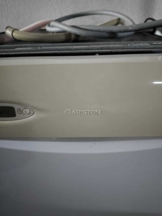 máquina de lavar loiça Ariston LSE 730 T