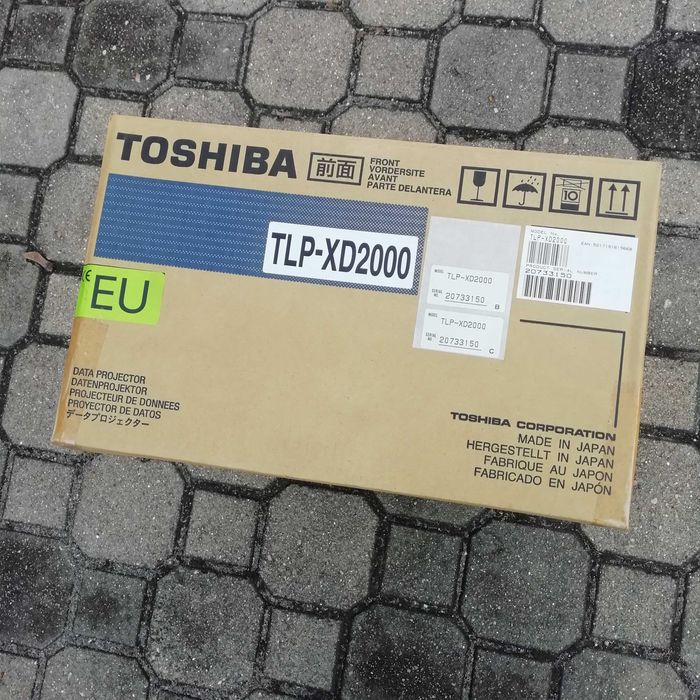 Projektor Toshiba TLP-XD2000 - nowy