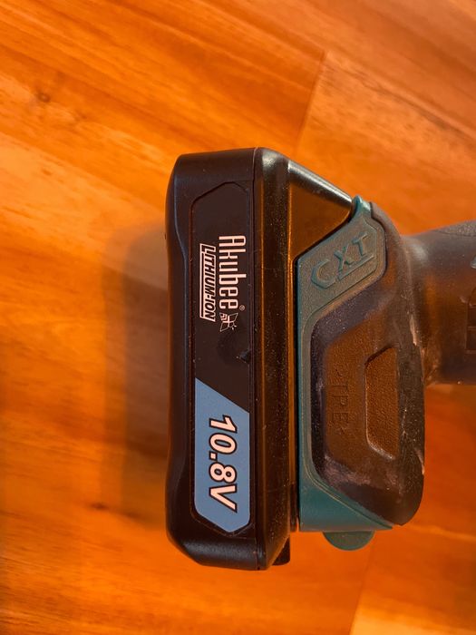 Akumulatorowa przecinarka do płytek i szkła Makita CC301D