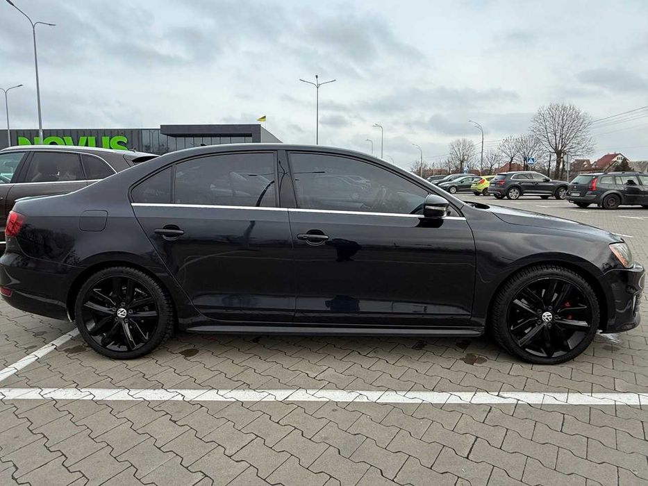 Volkswagen Jetta GLI 2.0 (220 к.с.) 2013