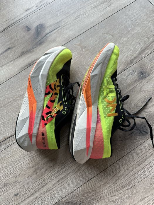 Buty do biegania New Balance Fuelcell SuperComp Elite Energy Arc