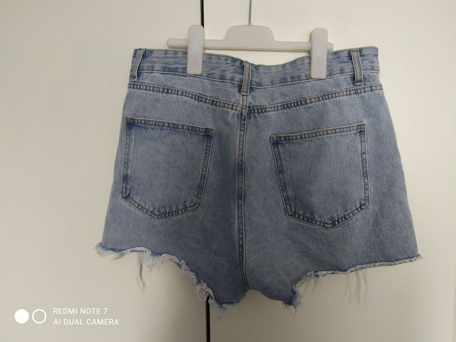 Spodenki jeansowe z kryształkami