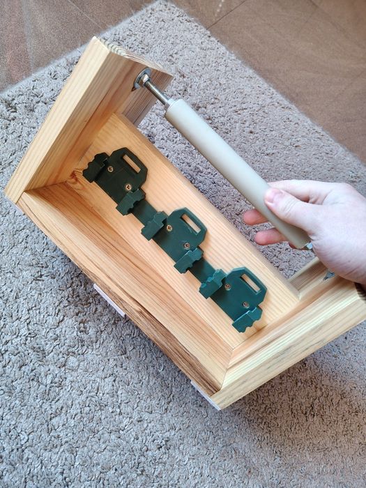 Uchwyt, stojak, organizer na baterie Parkside 20V