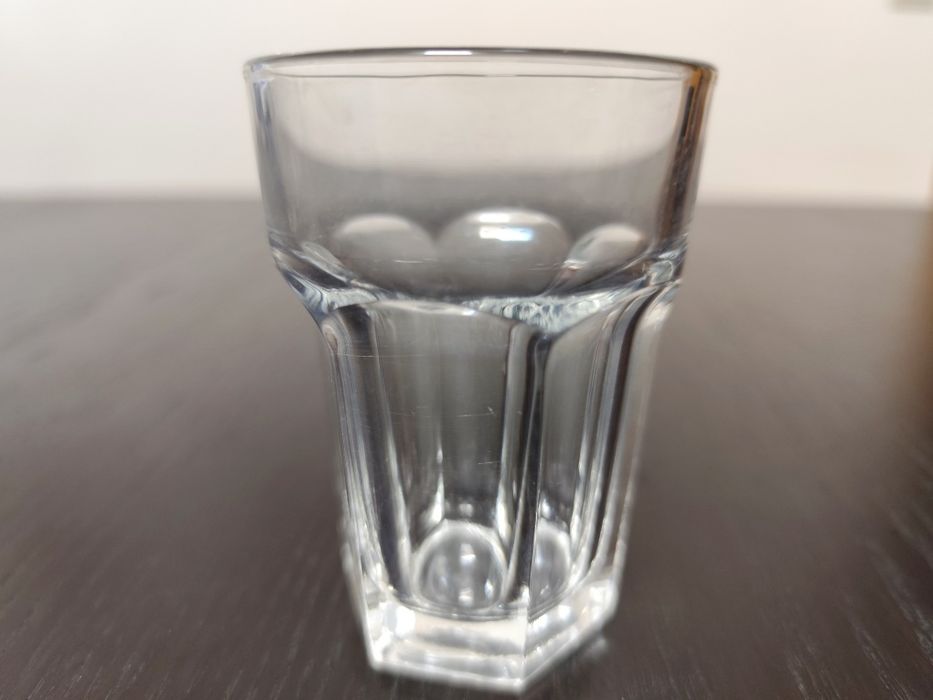 Lote de 4 copos de vidro pequenos (10 cl)