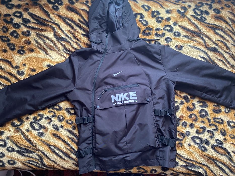 Легка куртка Nike