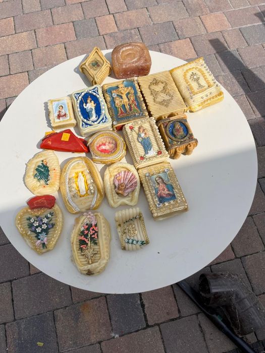 Swieczki woskowe swiete figurki