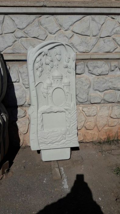 Памятники, глянцевый бетон ТМ Новый Двор
