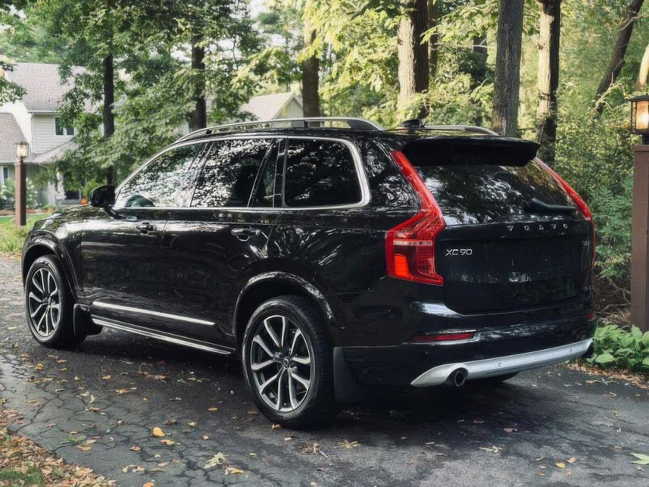 Volvo XC90 T5 Momentum 7-Passenger      2018