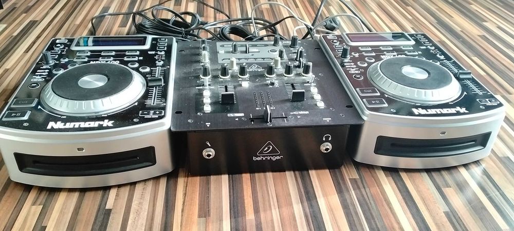 Konsola DJ Behringer 202+ 2xNumark NDX 400