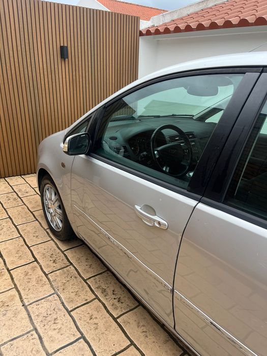 Ford Focus C-Max 1.6 TDCi 109cv Automática CVT GHIA – 2006